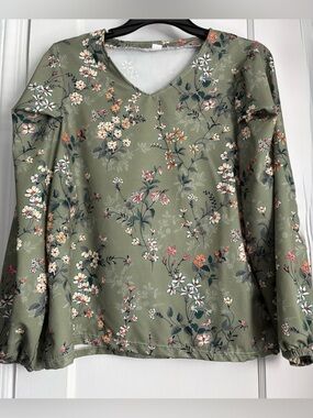 Sage Green Floral Long Sleeve Blouse – V-Neck Lightweight Top, Sz: 2XL